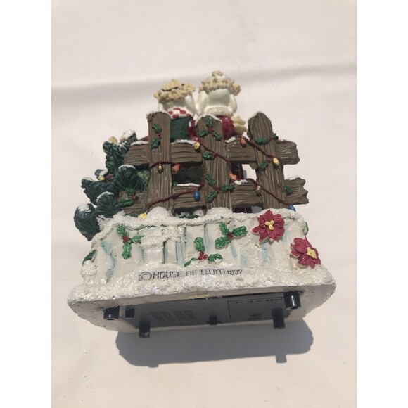 Vintage Christmas Around the World Music Box Magnetic Flossie Family Singers - Picture 8 of 8